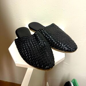 Relaxed biz casual black flats